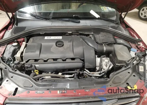 2015 Volvo Xc60 T6 Premier z USA, uszkodzony, nr VIN YV4902RK0F2710520